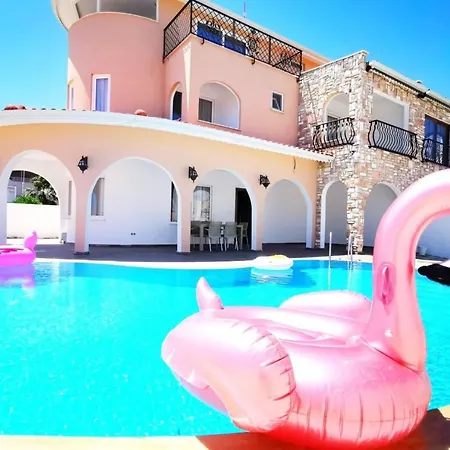 Stunning With Private Pool In Antalya فندق 4*